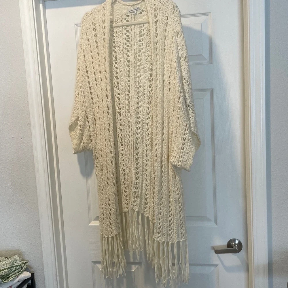 ❤️ American Eagle Fringe Crochet Knit Kimono Shaw Ivory Cream Oversized Boho